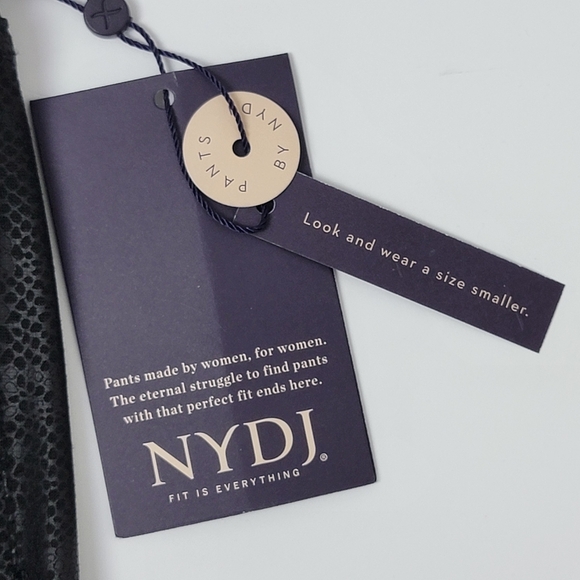 NYDJ Black Ami Raceway Faux Leather Snakeskin Skinny Jeans Sz 10 NEW - Picture 15 of 16